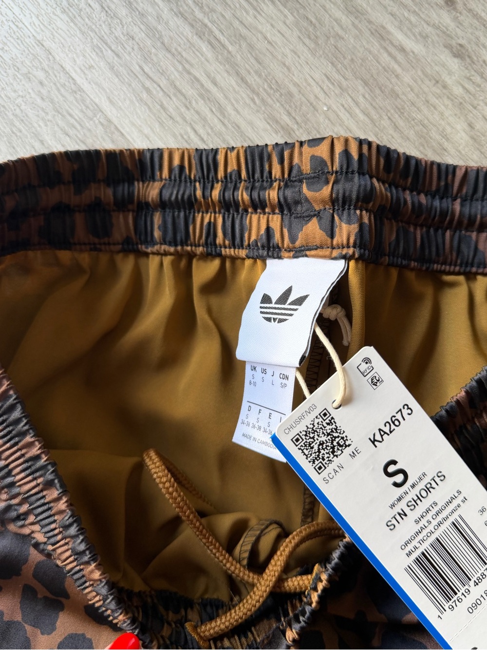 Adidas Cheetah Track Shorts - Picture 3 of 4